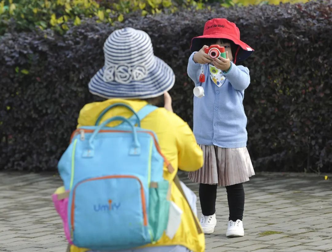 张庆华：“老龄化”遇上“少子化”，，，，，生齿盈利还能靠什么？？？？？？？