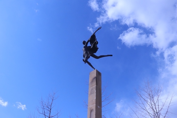 万利官网定格｜静谧春光中，，，，，，，守候你的归期