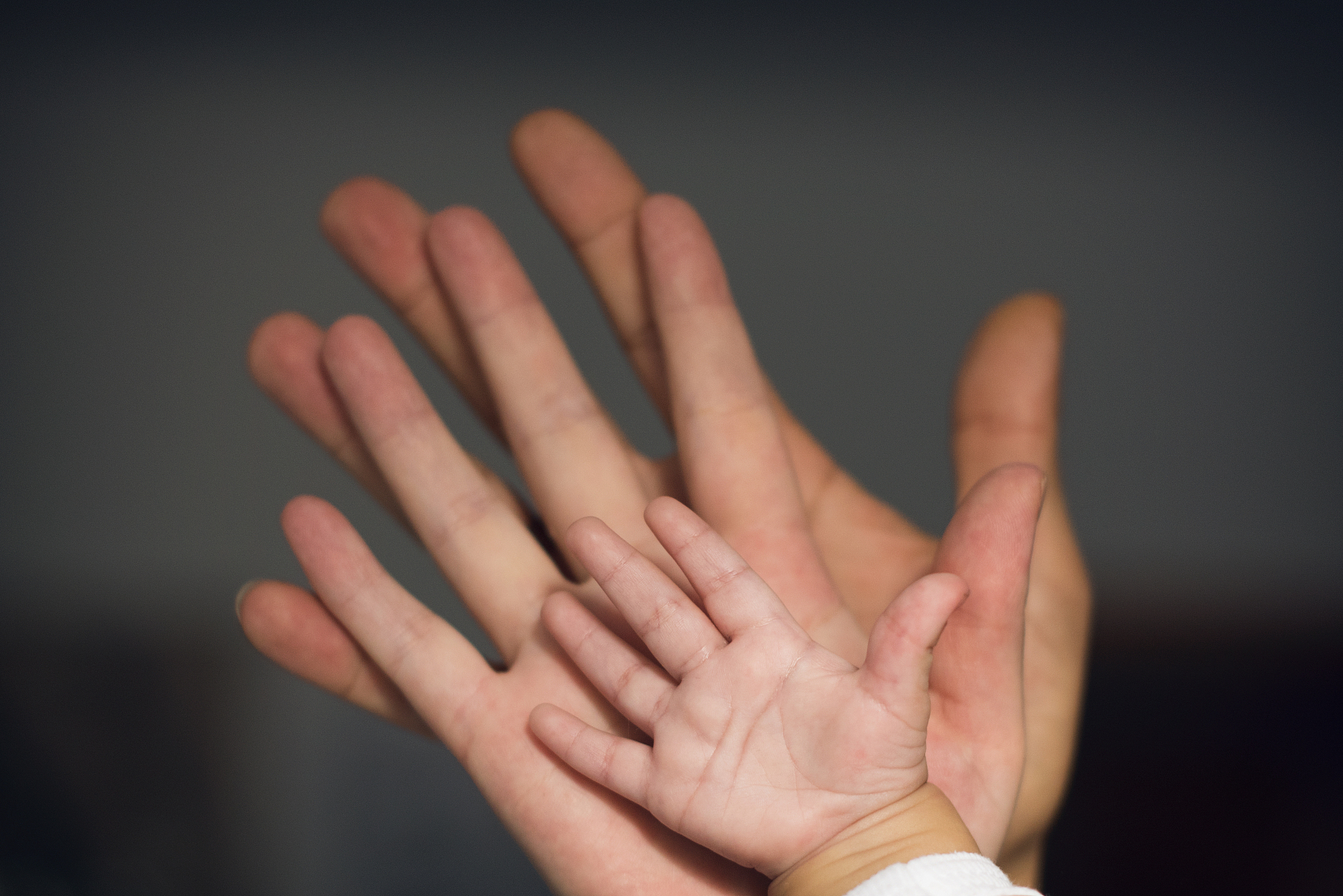 金李：怎样让年轻人敢生娃？？？？？？？？这里有4份提案@天下两会