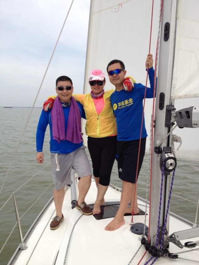 扬帆逐浪赏佳景  同砚携手共船渡——EMBA航海俱乐部（筹）举行帆航体验运动